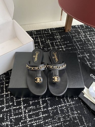 代购级 官网同步盒包装 Chanel 香奈儿 25Ss 夏季新款 夹脚人字拖 海滩必备款 Chanel2025香奈儿最新爆款 夏季夹脚拖鞋、百搭显脚瘦气质款，颜