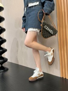 Chloe 克洛伊 蔻依 25春夏新款 德训鞋 面料 进口牛皮 进口环保麂皮 原版开模纱网 大底 Tpu大底 超轻耐磨绒组合 Size #35-41 41订做不