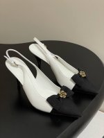 25Ss早春新品Chanel香奈儿 小香尖头蝴蝶结后空高跟凉鞋 山茶花扣高跟鞋 尖头设计:优雅显瘦，拉长腿部线条蝴蝶结装饰:甜美可爱，增添女性魅力高跟设计:显高