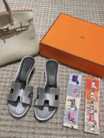 出厂价P P350 手掌纹 Hermes 爱马仕H拖鞋Oran凉鞋系列 时尚又百搭 超级舒服 每个细节都做到极致 原版麂皮 原版1:1独家私模鞋面 原版真皮沿条