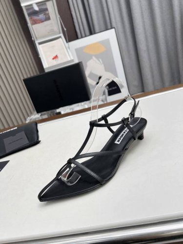 高品质出厂 小细跟小众潮牌网红款 Jil Sander 吉尔 桑达早春凉鞋系列！春夏最新爆款时髦高跟尖头带子凉鞋 这款真的绝了 时髦到飞起 想不到有任何理由可以