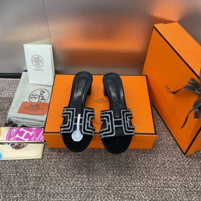 工厂价平底 高跟 爱马仕 Hermes 春夏经典款 Oasis 粗跟拼色工字拖水晶女鞋 H家圆头露趾凉拖鞋 材质：进口羊猄皮+水染羊皮水里+意大利真皮大底+进口