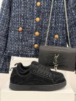 厂价 CELINE 赛琳经典面包运动鞋小白鞋胖嘟嘟的 萌呆造型脱颖而出标志性凯旋门鞋舌刺绣logo想体验踩在云上的感觉吗？那一定不要错过这双面包鞋包裹感超级好上