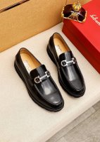 商品商标 Ferragamo 菲拉格慕 休闲皮鞋 正码码数: 38-44 45订制 商品材料 精选 进口开边珠牛皮鞋面+经典五金扣 进口水染牛皮内里 强烈立体视