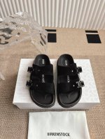 dior X Birkenstock 全球限量联名款这两个品牌刚出联名我就心动了，代购找很久才买到货，真的一鞋难求，真的超级好看，姐妹们给我冲髒码数：35-45