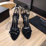 yves Saint Laurent 圣罗兰 Ysl 皮带优雅大气高跟凉鞋 2025全新春夏系列后带高跟凉鞋 ！ 尖头高跟凉鞋淡淡的夏日里怎么少得了一双仙女鞋