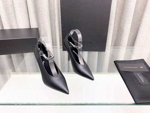 Alexander Wang 亚历山大 王专柜新款高跟鞋 鞋面进口牛皮，搭配最潮尖头水钻字母Logo，羊皮内里，意大利真皮大底！ 跟高：10Cm 码数：35～3