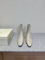 东莞原产 原厂ICICLE之禾 24ss 秋冬新新款 高跟弹力靴来啦！ 之禾作为国产品牌来说是一个骄傲！完全不输外国的众多大牌子～之禾的鞋款不仅富有设计感 还十