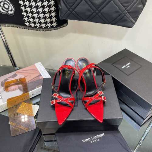 SAIN* LAURENT 圣罗兰YSL 烤漆跟高跟凉鞋经典logo字母设计，上脚超美，原版1:1开模，官网同步 面料：漆皮 垫脚：进口羊皮 鞋底：意大利真皮大