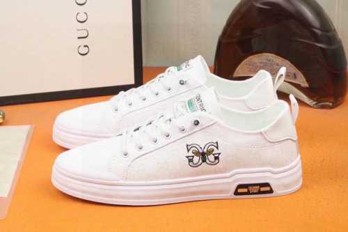 工厂价 高品质 Gucci 古奇新款上市著名奢侈品牌，专柜同步更新，意大利男鞋时尚杂志季刊封面主推款！鞋面采用意大利进口小牛皮，羊皮内里。原版防滑橡胶大底，上脚