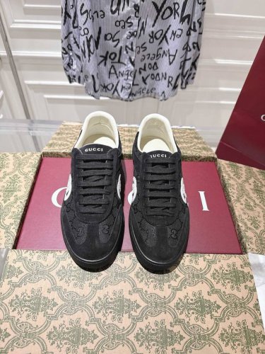 出厂 男款10全新升级版Gucci 新款小白鞋 休闲鞋 爆款推荐 原版Tpu鞋底 原版面料 原版羊皮内里羊皮垫脚原版套楦工艺一比一折骨复刻 舒适追求极致 面料