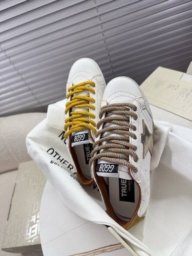 ggdb~~Golden Goose Deluxe Bran d# 全网最好版本不服来比 # ggdb最新情侣款小脏鞋 阿甘鞋 德训鞋~~~ 明星私服上脚示范