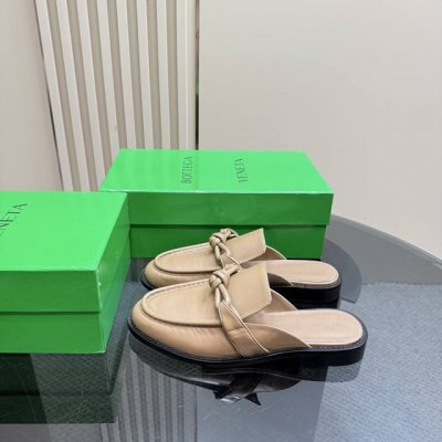 纯色 做旧擦色工艺 BOTTEGA VENET*女士Astaire乐福拖鞋 原版一比一做法 一致结绳皮扣卡其色 当今流行的又一趋势 天花板啦最全色百搭 精致平底
