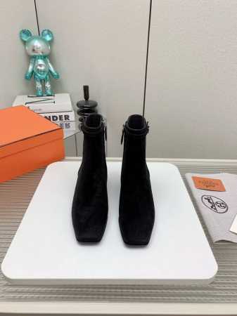 出厂 高版本 Hermes ss24 new arrival 秋冬新品kelly扣短靴 永不过时的万年经典 款鞋型秀气精致， 搭配经典kelly扣装饰，高级感瞬 - 点击图像关闭