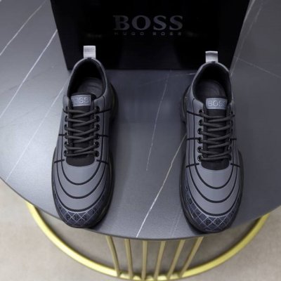 出厂价pp 品牌 Boss 标准码 38-44 45订做 等级 官网同款 材料 原版针织面料 舒适透气内里 轻便耐磨减震运动大底 款式类别 男士时尚休闲鞋 跑步