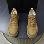 澳洲进口加厚羊毛 品牌：UGG正品代购 尺码：39 44 等级： 官网1:1 材料： 头层真皮防水防冻鞋面 真毛内里 原版防滑耐磨大底 款式类别：男士休闲鞋 搭