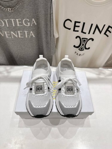 高版本出厂 情侣款 Dior* 迪奥D家2025Ss新款系带情侣款学院风休闲时尚休闲运动鞋 原版购入开发做货，精心制作。鞋面网布设计风格搭配超级时尚，细节也增添