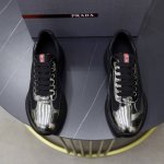 出厂价pp 品牌 prada 普拉达 标准码 男码40-47码 等级 官网同款 材料 原厂皮料拼接透气面料 透气舒适内里 原版橡胶耐磨柔软大底 款式类别 休闲运