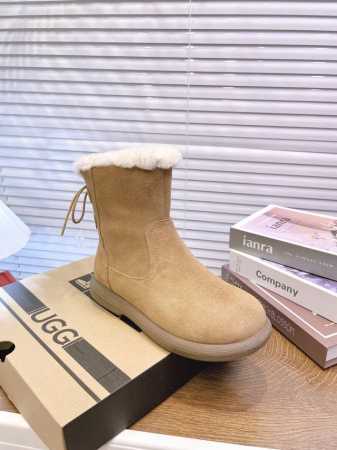 UGG P: 女款Size：35-40 UGG雪地靴 现货好拿 迷你小可爱，秋冬女性必备.保暖神器 源自澳洲，百搭2024新款，MRA级摩卡星羊毛，顶级品质.反 - 点击图像关闭