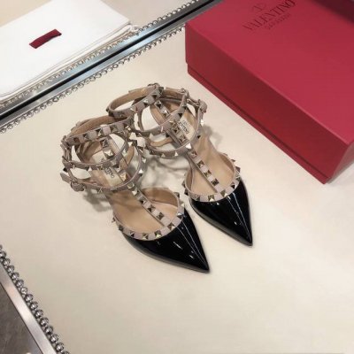 p直销 女鞋 女装 女鞋 女装 Valentino 华伦天奴铆钉 Vt经典之作！原版购入1:1顶级复刻！精致的鹰嘴鞋头，侧身弧线完美，原版开模定制不生锈铆钉，一