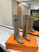 Hermes高级辣妹kelly Jumping经典再现拒绝不了的款式谁穿都好看 优雅风格，创造不一样的感觉！它是你鞋柜里不可缺少的战靴！简约气质款式，市场最高