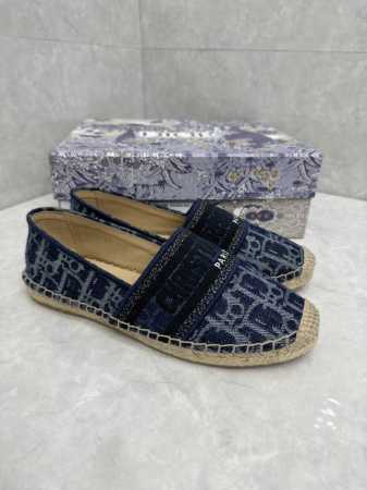 P250Dior Granville 麻底帆布鞋渔夫鞋 這款 Dior Granville 麻底帆布鞋展現經典藍色 Dior Oblique 主題圖案。此款式以 - 点击图像关闭