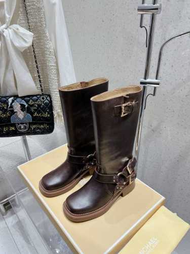 出厂 MICHAEL KORS MK秋冬爆款短靴 官网同步发售 面料：进口头层牛皮+反绒皮 内里：进口透气羊皮 大底：防滑原版橡胶大底 码数：35-41 35