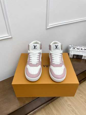 全套飞机盒 代购级LV 路易威登L家 驴牌Stadium系列 高帮休闲 运动鞋 原版购入开发 做货 本款 LV Stadium 运动鞋取材柔软 Monogram - 点击图像关闭