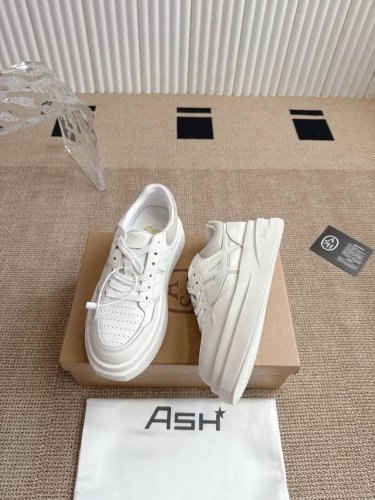 ash复古新款厚底小个子增高小白鞋 简单舒服，干净利顶级版本系带厚底，购入、简单舒服，干净利落，增高显腿细，无论是单穿还是搭配阔腿裤，鞋面：原版牛皮内里：进口原