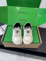 顶级版本 女款 男款 Bottega Veneta 葆蝶家 Bv最新款Orbit系列 复古休闲运动鞋 情侣款 Bottega Veneta 以 90年代自由随性