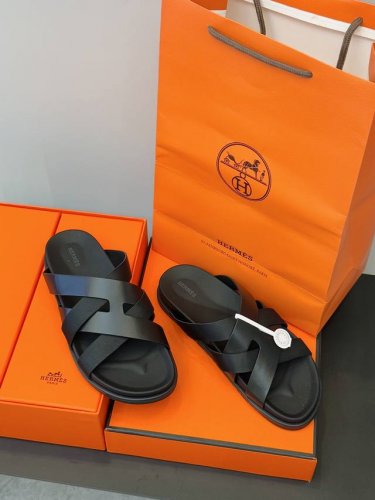 hermes男士 Kazimir拖鞋-顶级品质 编织饰若和小牛皮机能凉鞋 以 H 标志性图案为灵感的交织鞋面打造休闲造型 可谓夏日良伴 进口牛皮+牛皮内里+橡胶