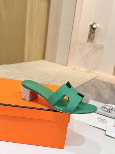 爱马仕Hermes，真皮大底 出厂价 顶级版本！原版开发 鞋面：牛皮 内里垫脚 羊皮 大底：意大利真皮大底 跟高：4.5Cm 码数：34-43注 34 41 4