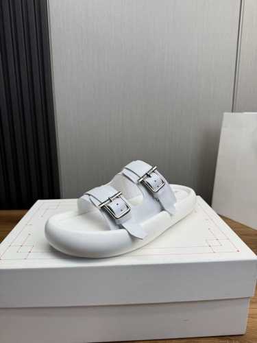 工厂p价 麦昆.爆款男拖鞋热卖 原版进口材质原厂大底！ Size：38-45 45不退换