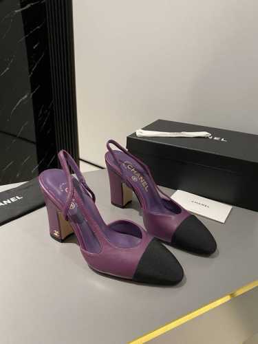 代购级 高跟版面 Chanel 经典Slingback后空凉鞋 前几年一直在做这个款 今年我们还是重新购版，再次精细Copy。 发现新版面的鞋面线条和形体舒适度