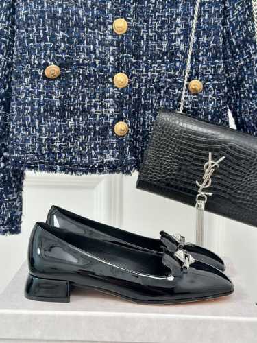 厂价 Jimmy Choo｜周仰杰24ss早春新品单鞋 JC家永恒经典之作 简约设计 满满的少女风 既摩登又复古的味道 鞋面采用进口小牛漆皮 内里进口混种羊皮