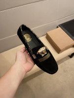品牌范思哲 鞋面采用头层磨砂牛皮 舒适透气羊里 原版进口耐磨橡胶底 范思哲官网出品 精致优雅男士心备佳品 采用精湛的处理工艺 穿着舒适 精致简单鞋面尽显品牌低调