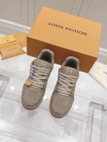顶级版本：情侣款 Lv 路易威登L家 驴牌 Trainer系列 情侣款 休闲 运动鞋 滑板鞋 原版购入开发 做货 本款 Lv Trainer 运动鞋为丹宁布铺陈