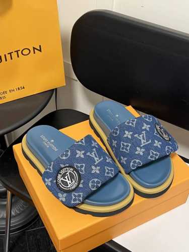 橙子出厂价p louis Vuitton 路易威登 Lv新配色 休闲魔术贴拖鞋 平底凉拖 情侣款 pool pillow Comfort 必入系列 魔术贴高级慵