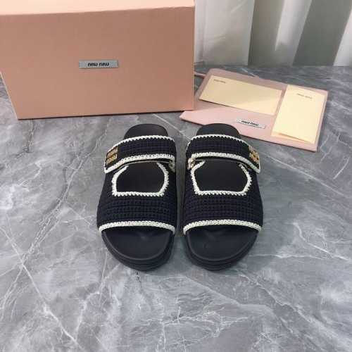 工厂P价P 顶级版本 代购品质 原版开发 Miumiu 缪缪2025Ss新款平底凉拖鞋 新品纯手工制作拖鞋 。原版购入开发 做货 顶级原单品质，市面最高版本上脚