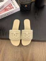 现货发售 *25 专柜 正品级 版本！！ 官方目录： 码数：35、36、37、38、39 34 40 41 需要定做跟客服 沟通 均配有意大利正品包装
