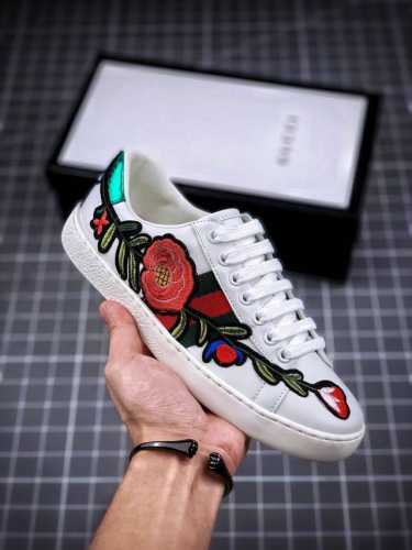橙子出厂价 Gucci 古驰 经典爆款 小蜜蜂小白鞋 百搭休闲鞋板鞋 情侣款 码数：34-45