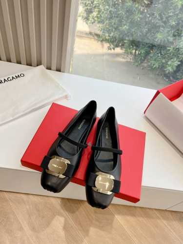 p直销 原版一比一复刻顶级Ferragamo菲拉格慕女士新版Vara铭牌芭蕾舞平底鞋上脚果然更惊艳~蝴蝶结 集美感与于一体的平底鞋 非常百搭 穿着不累脚 绝对入