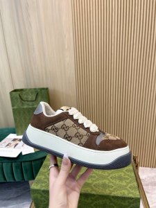 冲量价: 顶级版本Gucci新款 G家Screener系列情侣款胖丁胖墩墩小脏鞋面包鞋做旧厚底休闲鞋 古驰Screener系列运动鞋以70年代经典运动鞋为灵感原