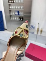 Valenti*O.华伦大V扣单鞋专柜最新系列 最高版本 细节完美 经典款适合多种人群 原版1：1复制 上脚非常修脚型 重点是很好非常好驾驭 不磨脚不累脚 行走