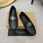 出厂价P Billionaire 亿万富翁 进口荔枝纹小牛皮、鞋身品牌金属扣件 -内里：舒适羊皮内里 -大底：橡胶；成型大底 -超高品控 做工精细：凸显 高端