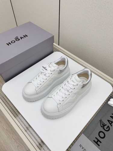 出厂 男p10 高版本 Hogan 4Ss早春最新系列款，复古动感风潮运动鞋、滑板鞋、篮球鞋、情侣款男p女同款 M多网红妹子也在穿它，小红书打卡款~~~ 鞋面：