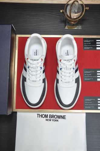 THOM BROWNE 汤姆.布朗 TB官网同款原单爆款运动鞋 头层牛皮加透气布料1：1原板 羊皮内里鞋身配件一比一开模 专柜品质 亲们你还为穿着搭配鞋发愁那这