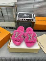 出厂 Lv 新款水钻羊毛拖 高品质闭眼入！采用进口皮毛一体羊羔毛 施华洛世奇水钻扣 原版高密度发泡底 Size:35-41