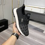 出厂价 Boss最新款休闲运动男鞋 休闲时尚爆款， 版型简洁大气， 面料采用进口牛皮配布，舒适透气内里，原版耐磨橡胶大底，独家新款，实物拍摄，四色可选，码数：3