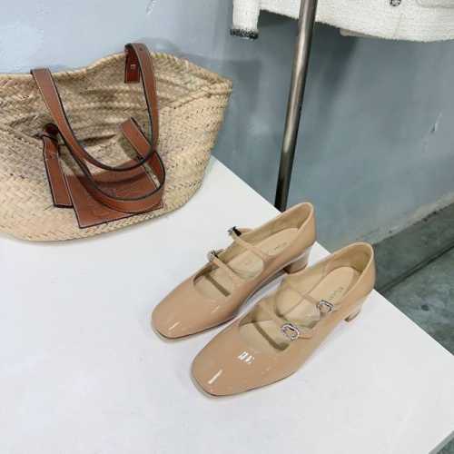 高品质出厂 ！小众潮牌顶级品质！Stuart Weitzma25AW春夏新款水钻扣粗跟玛丽珍小皮鞋！ 匠心品质精湛工艺，SW思缇韦曼作为精品鞋履品牌，专门为亚洲